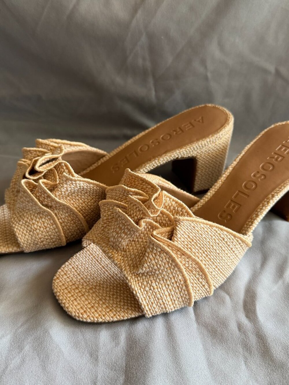 Aerosoles Gabrielle Beige sandal size 9.5